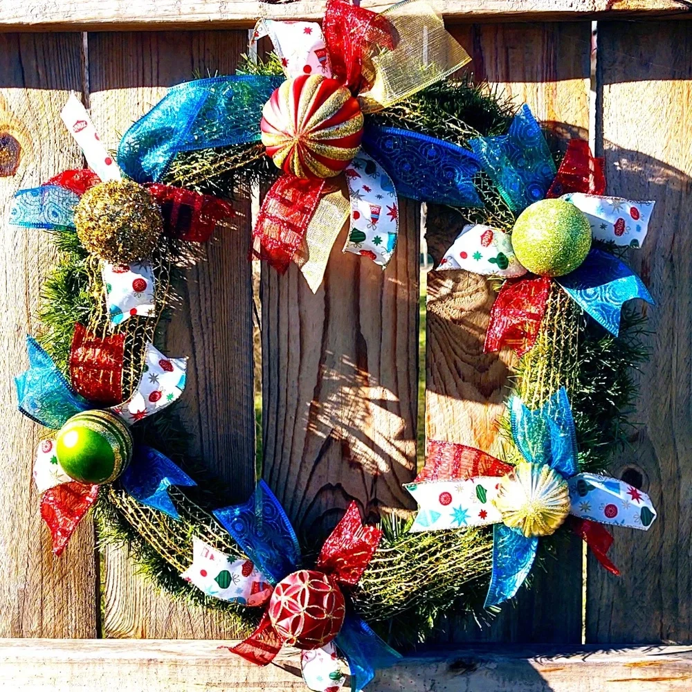 HAND CRAFTED CHRISTMAS ORNAMENT/RIBBON WREATH 18